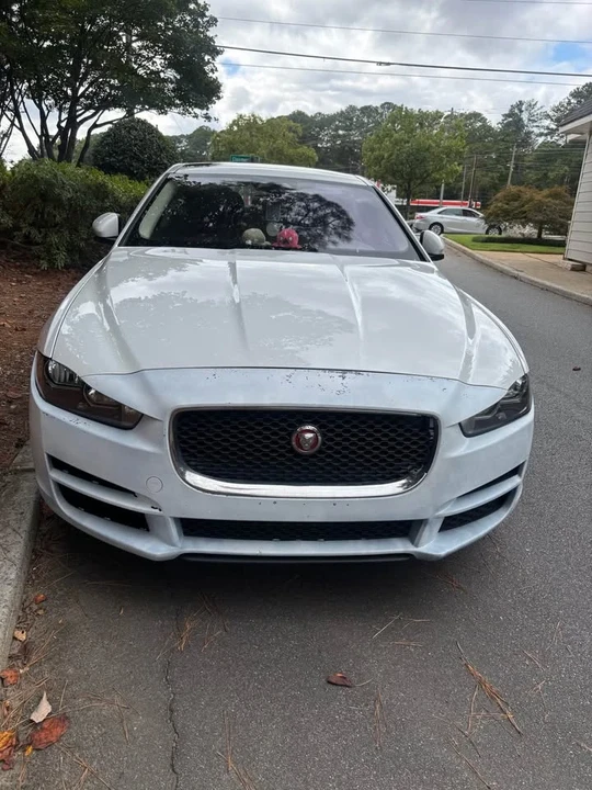 2017 Jaguar XE - Image 3 of 7