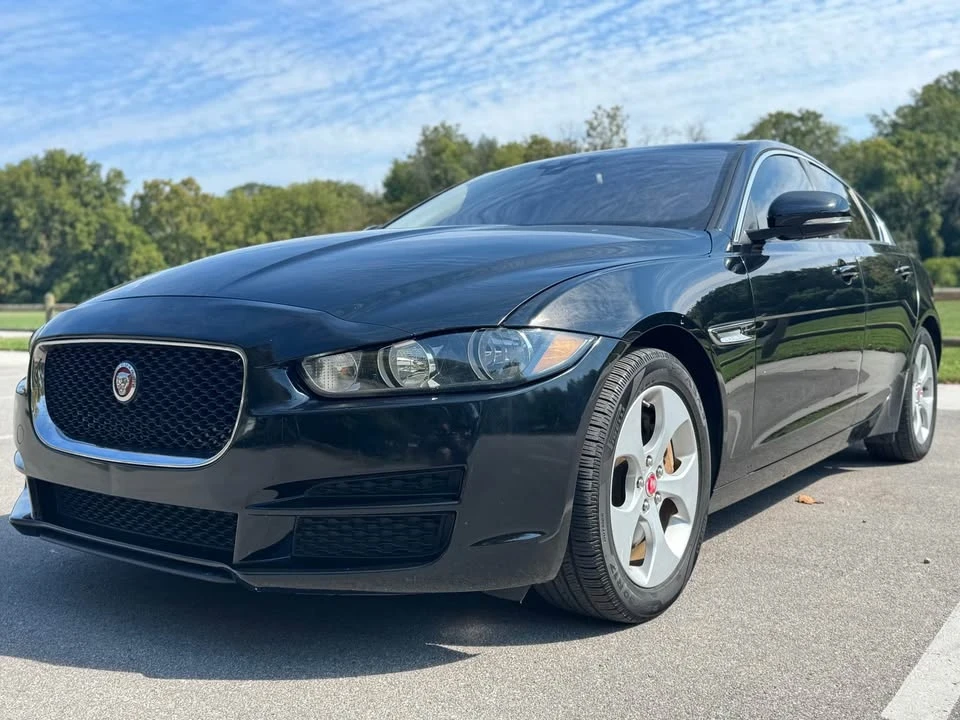 2017 Jaguar XE - Image 2 of 18