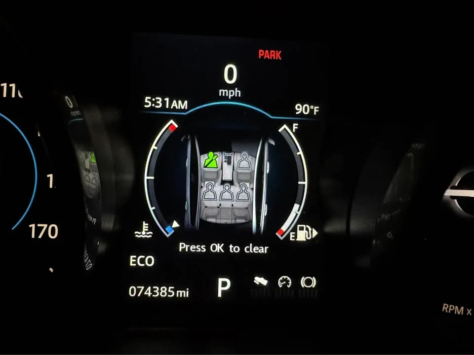 2017 Jaguar XE - Image 8 of 10