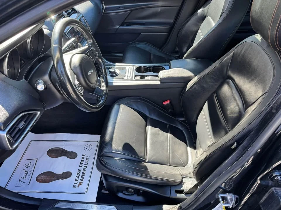 2017 Jaguar XE - Image 13 of 19