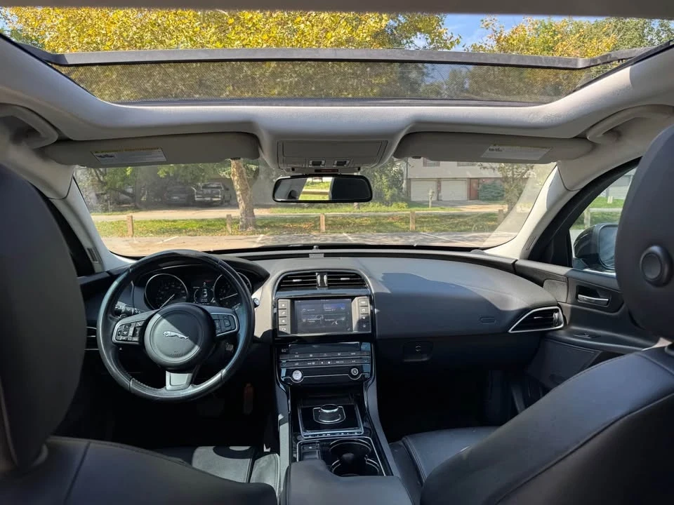 2017 Jaguar XE - Image 12 of 18