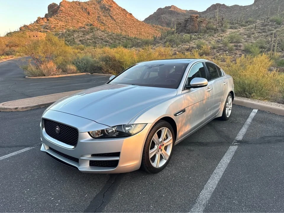 2017 Jaguar XE - Image 3 of 10
