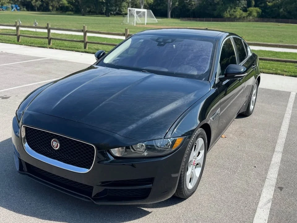 2017 Jaguar XE - Image 4 of 18