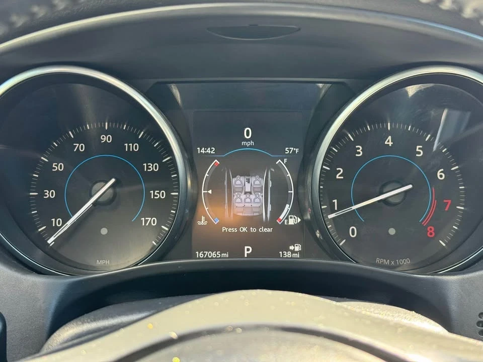 2017 Jaguar XE - Image 18 of 19