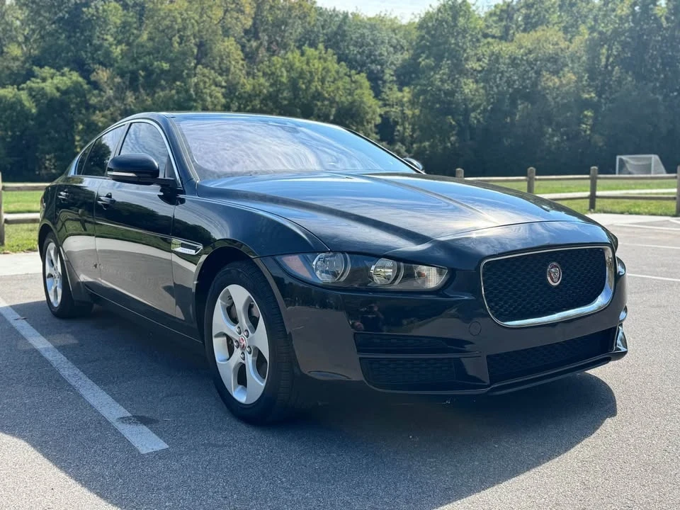 2017 Jaguar XE - Image 3 of 18