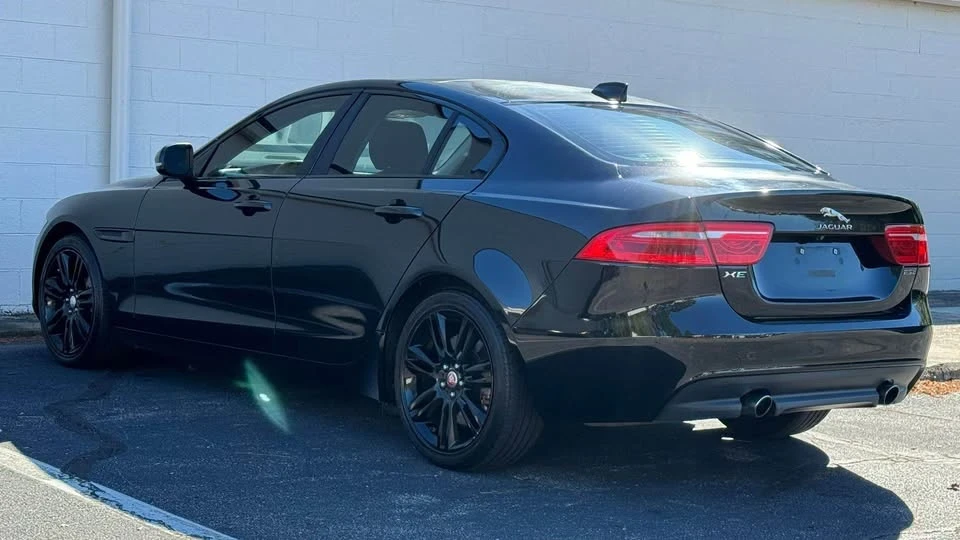 2017 Jaguar XE - Image 2 of 19