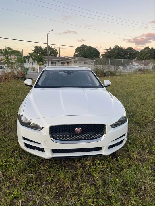 2017 Jaguar XE - Image 2 of 10