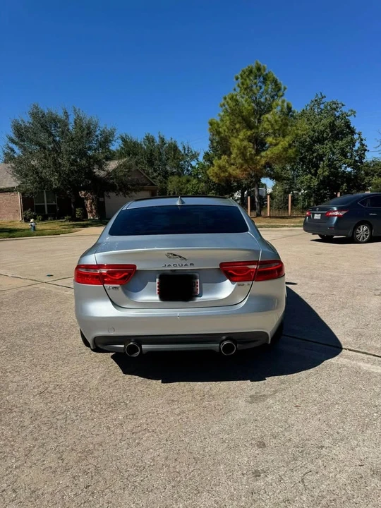 2017 Jaguar XE - Image 7 of 7