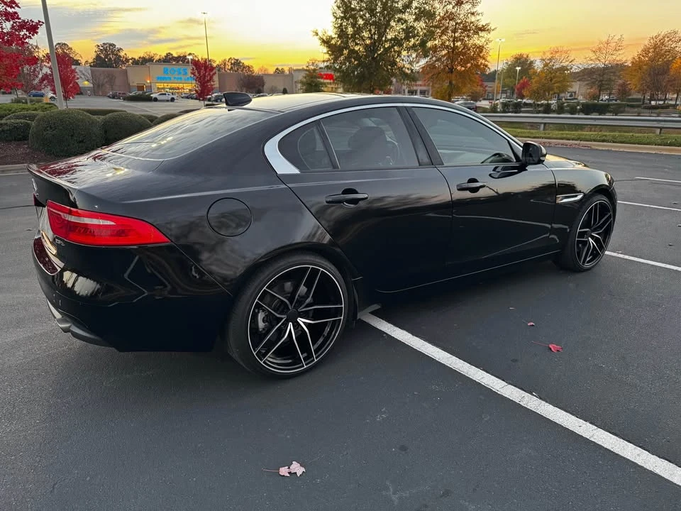 2017 Jaguar XE - Image 3 of 7