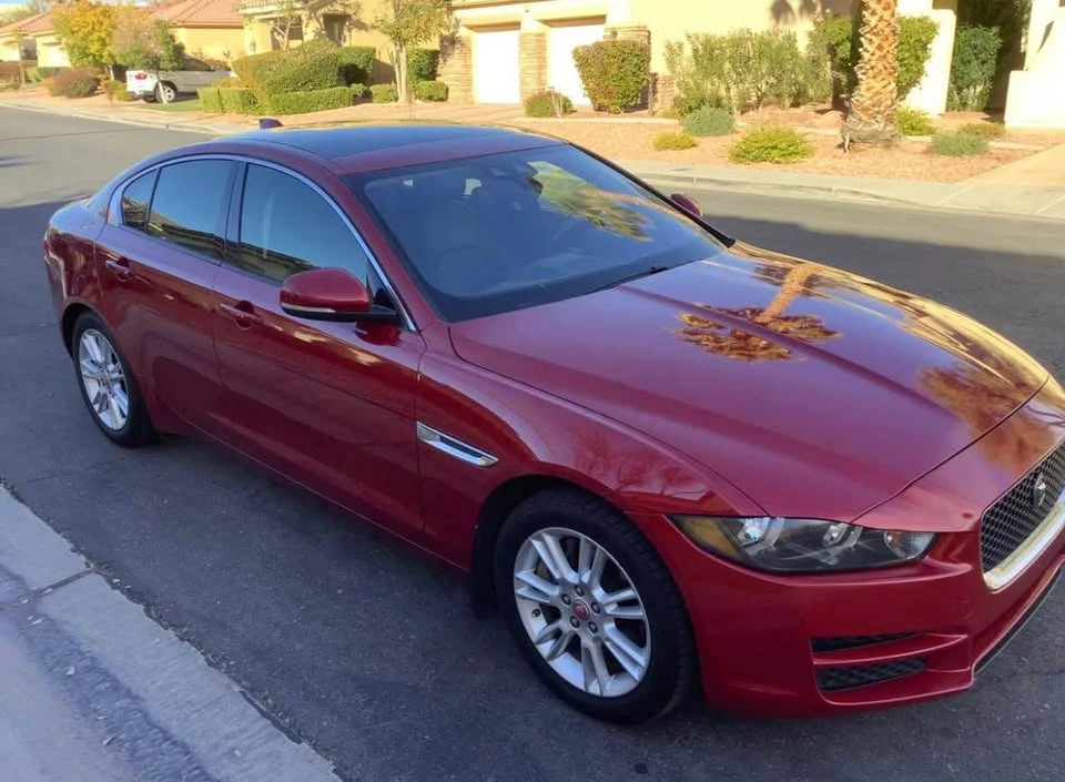 2017 Jaguar XE - Image 2 of 8