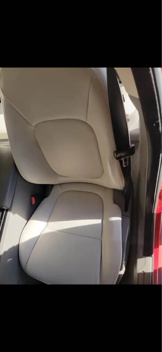 2017 Jaguar XE - Image 6 of 8