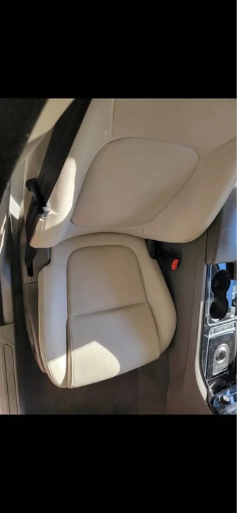2017 Jaguar XE - Image 7 of 8