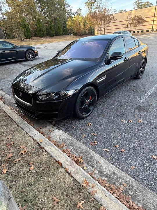 2017 Jaguar XE - Image 3 of 6