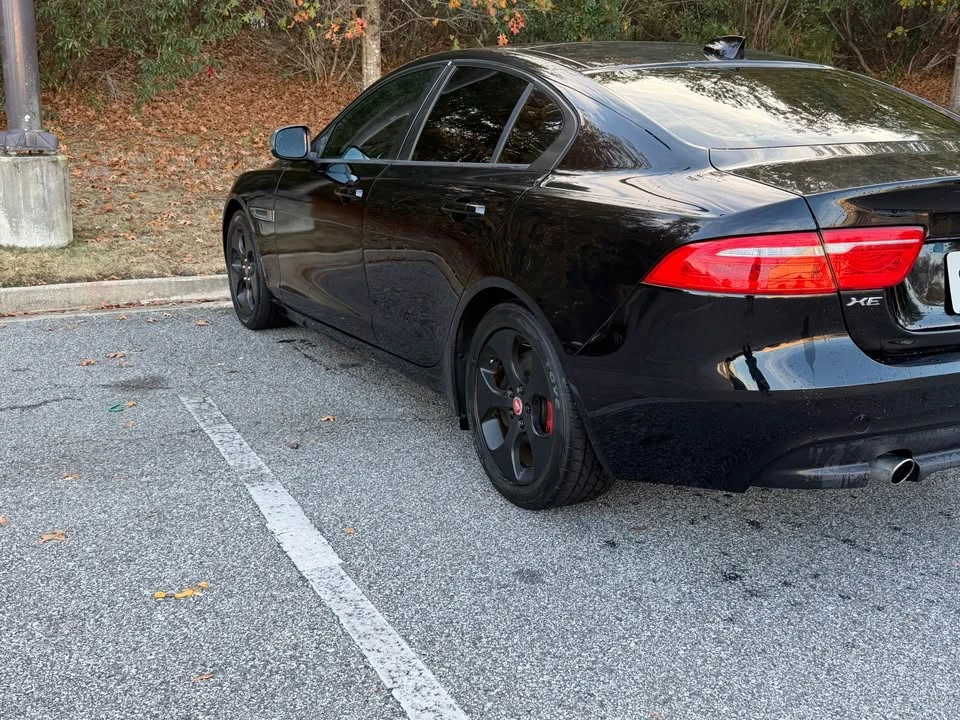 2017 Jaguar XE - Image 6 of 6