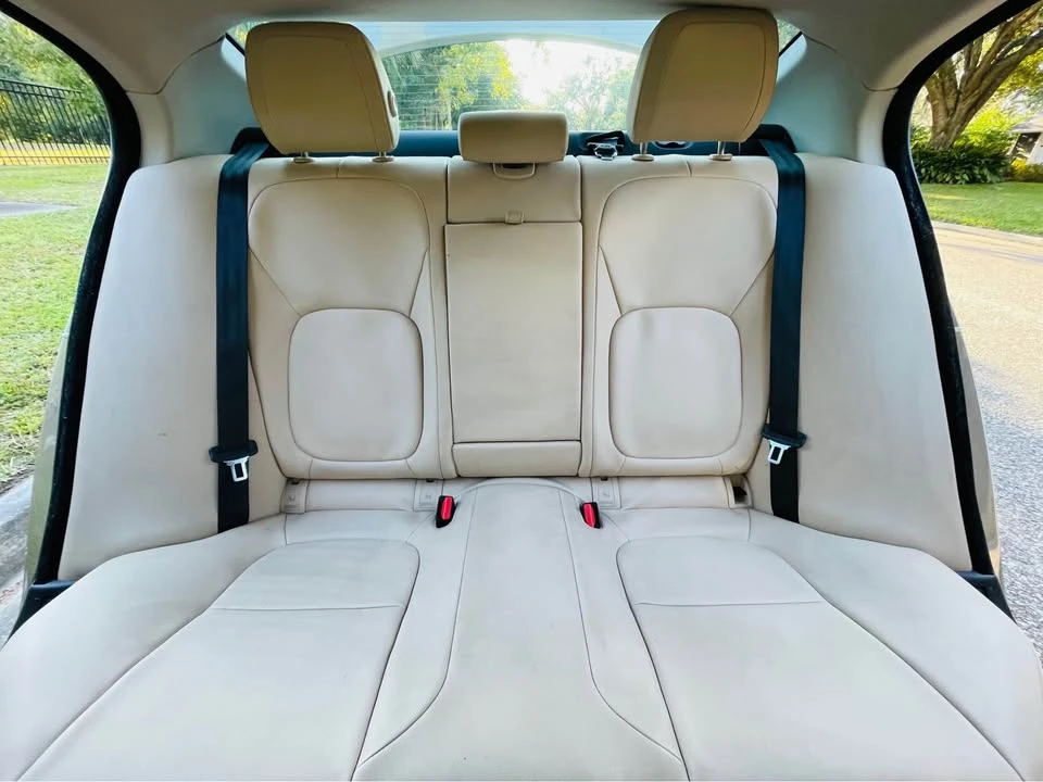 2017 Jaguar XE - Image 13 of 19