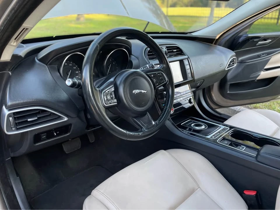 2017 Jaguar XE - Image 18 of 19