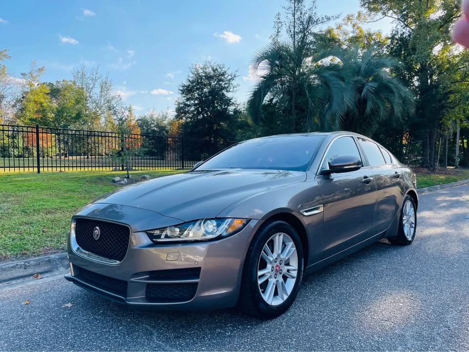 2017 Jaguar XE - Image 3 of 19