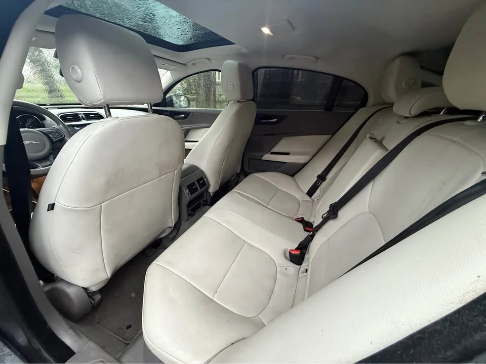2017 Jaguar XE - Image 11 of 15