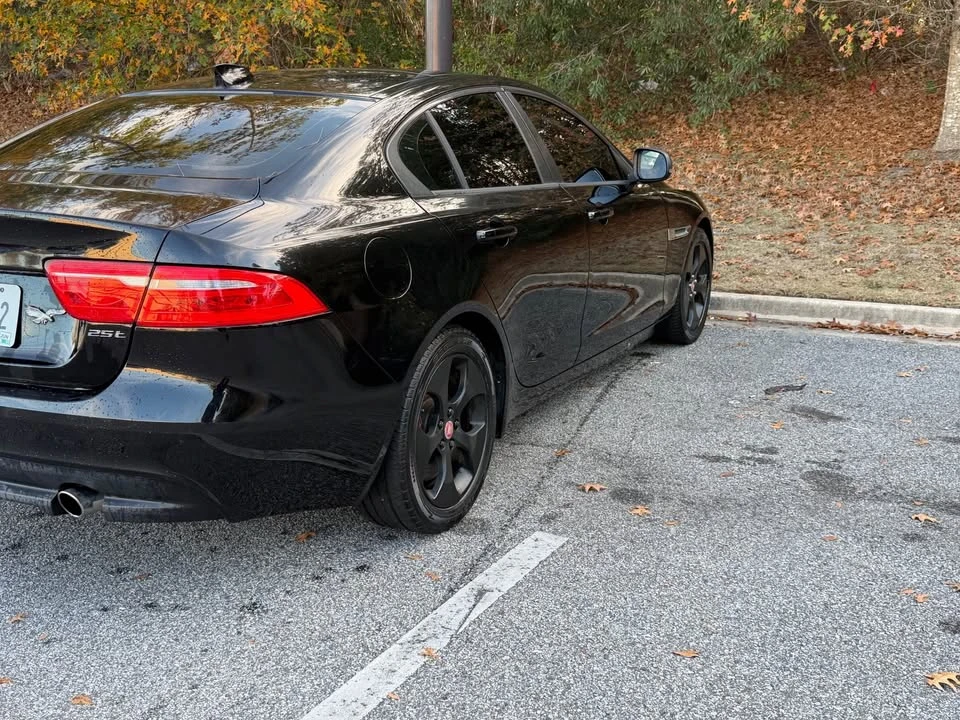 2017 Jaguar XE - Image 5 of 6