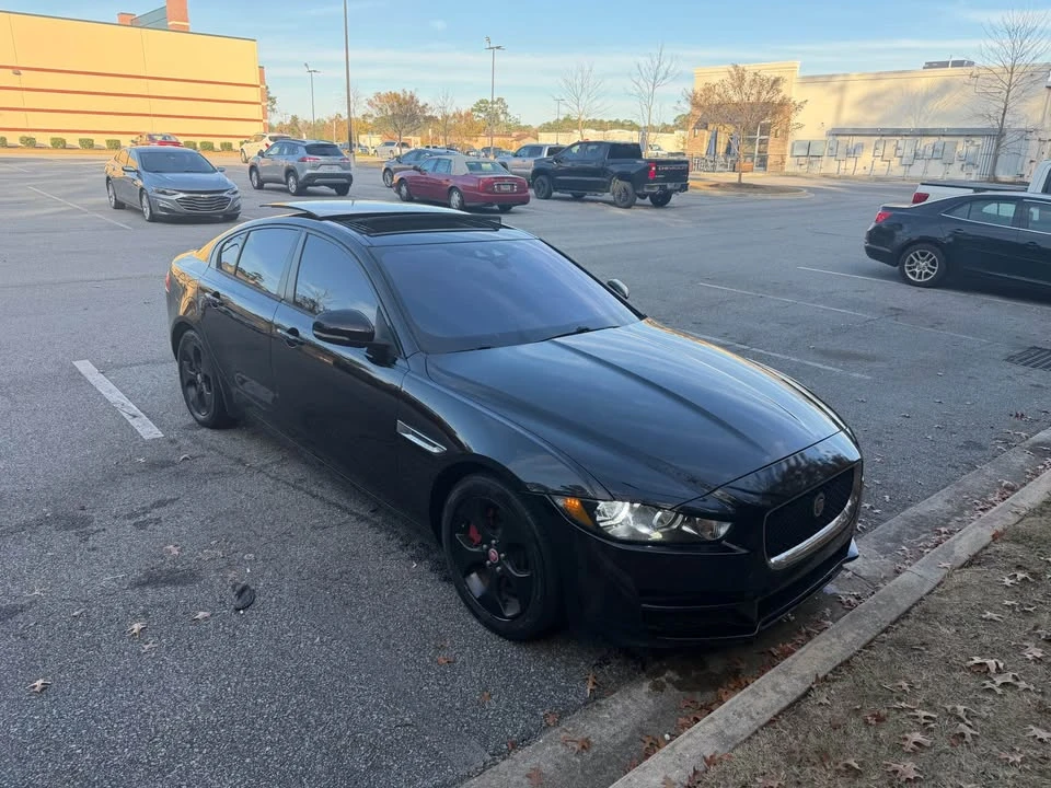 2017 Jaguar XE - Image 2 of 6