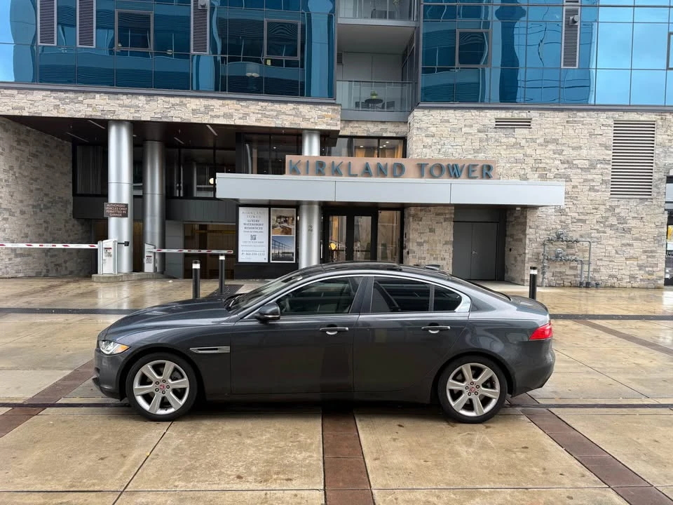 2017 Jaguar XE - Image 3 of 15
