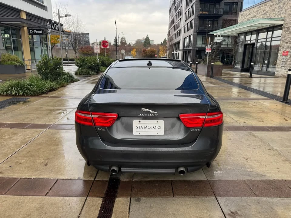 2017 Jaguar XE - Image 5 of 15