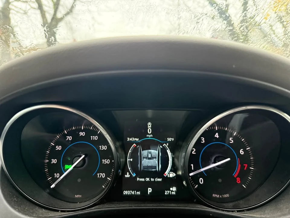2017 Jaguar XE - Image 13 of 15