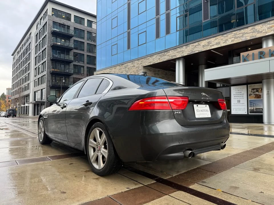 2017 Jaguar XE - Image 4 of 15