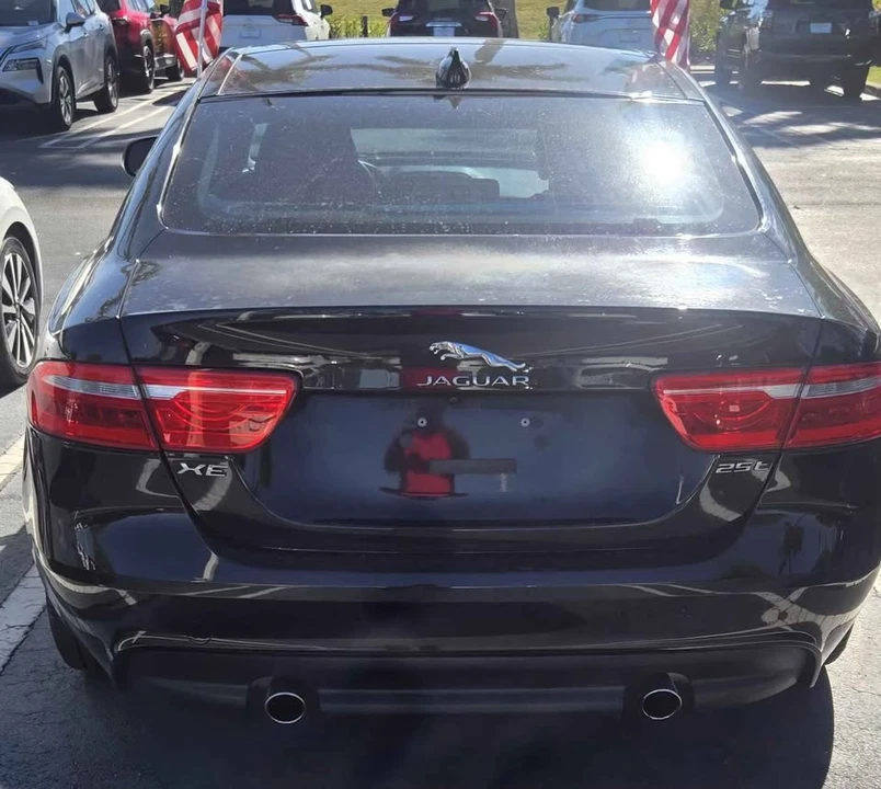2017 Jaguar XE - Image 2 of 16