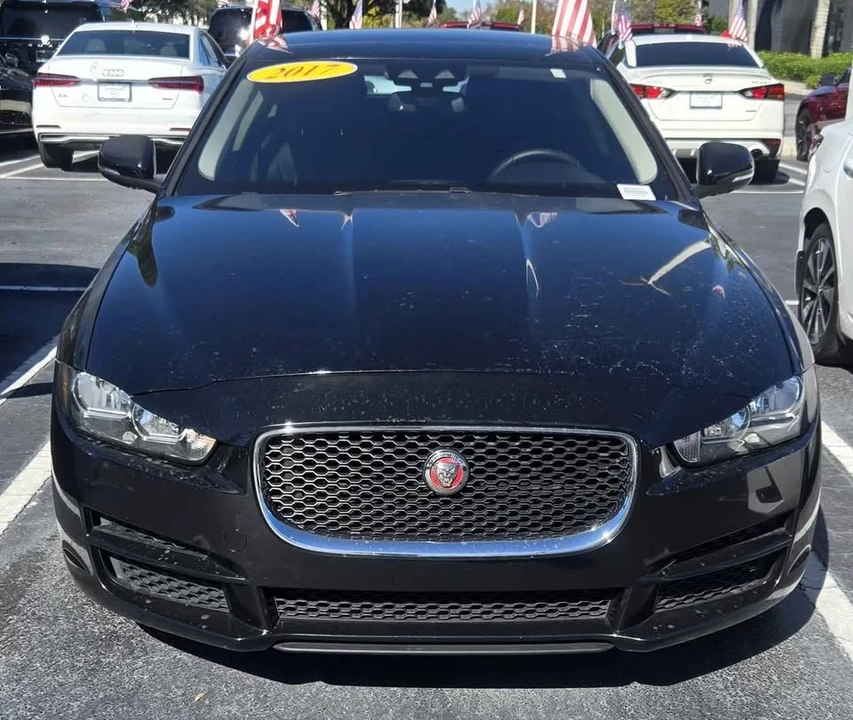 2017 Jaguar XE - Image 3 of 16