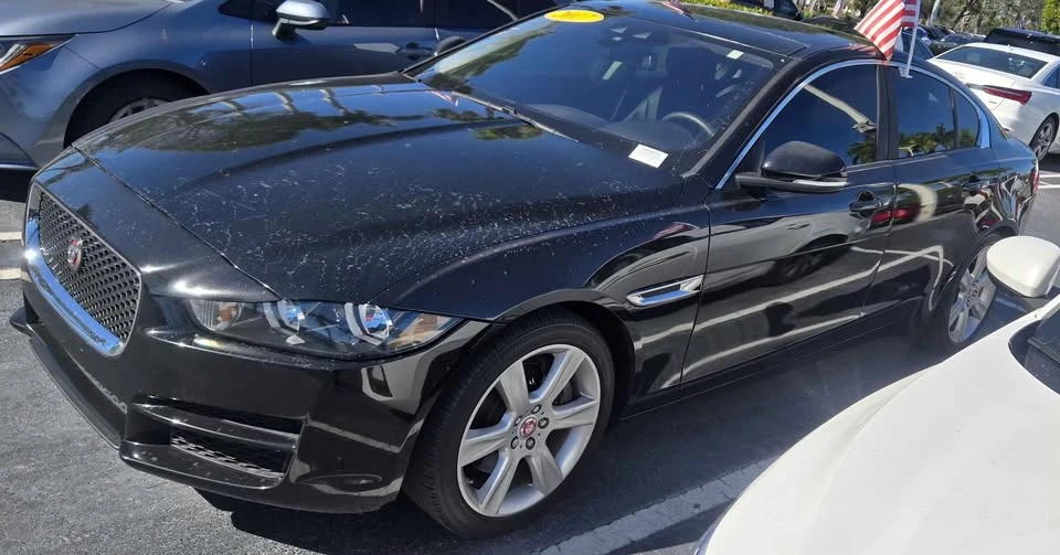 2017 Jaguar XE - Image 4 of 16