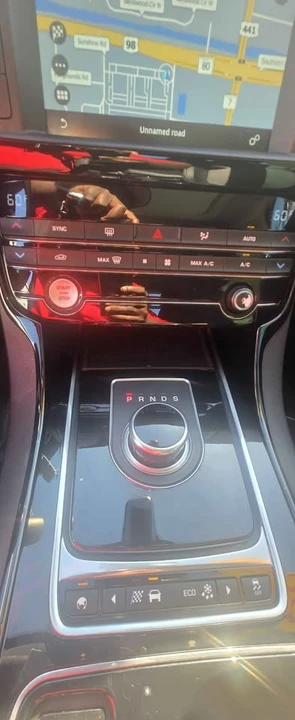 2017 Jaguar XE - Image 15 of 16