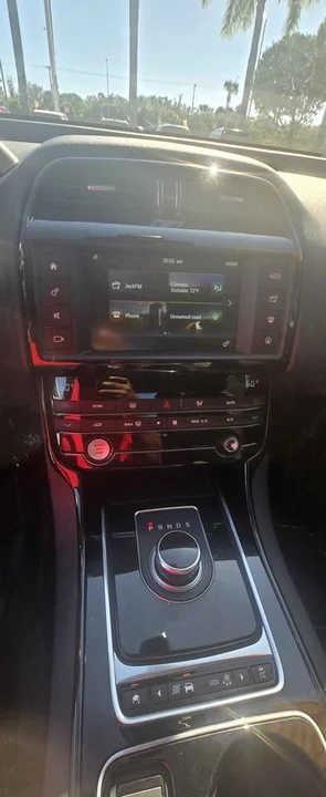 2017 Jaguar XE - Image 12 of 16