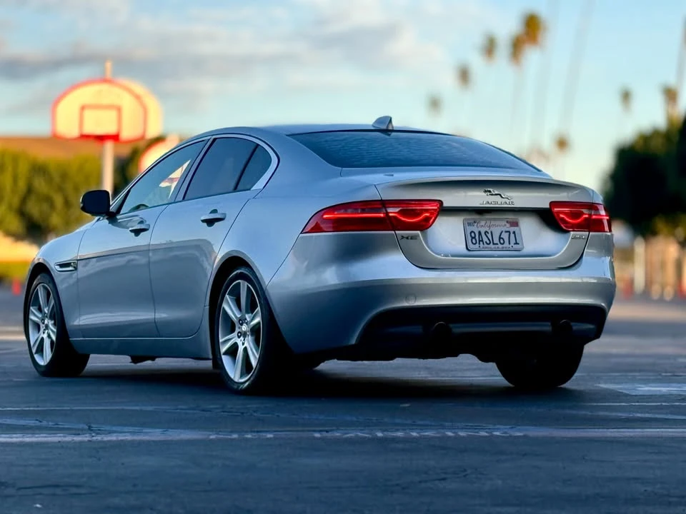 2017 Jaguar XE - Image 6 of 16