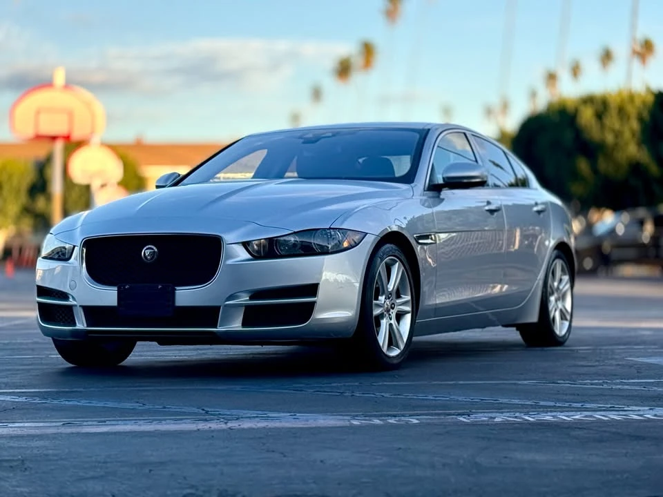 2017 Jaguar XE - Image 8 of 16