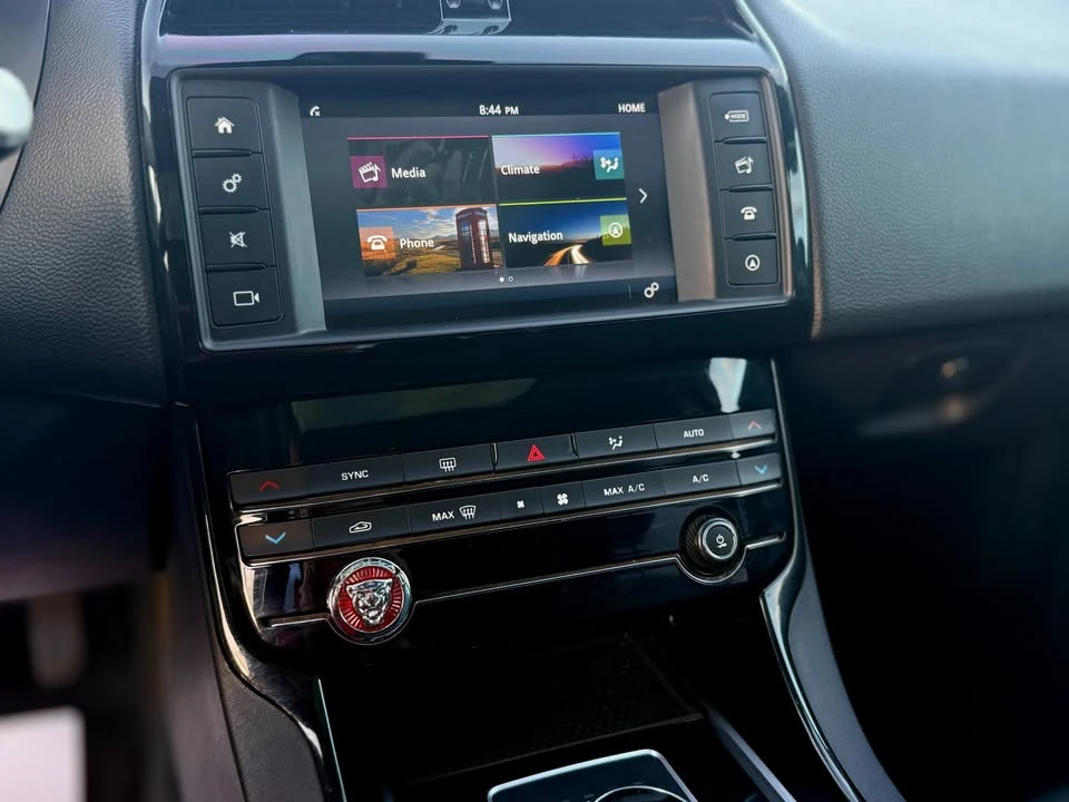 2017 Jaguar XE - Image 14 of 16