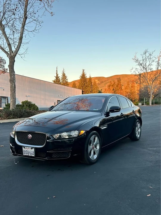 2017 Jaguar XE - Image 2 of 16