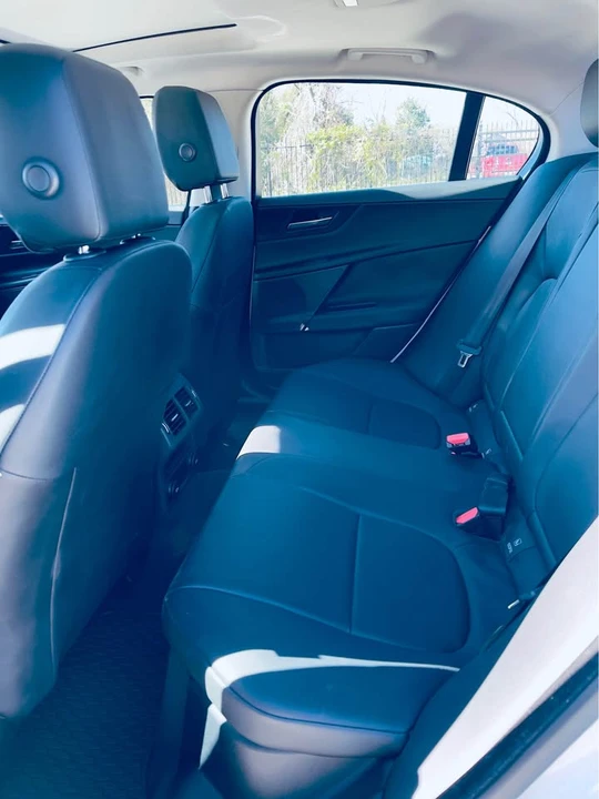 2017 Jaguar XE - Image 11 of 19