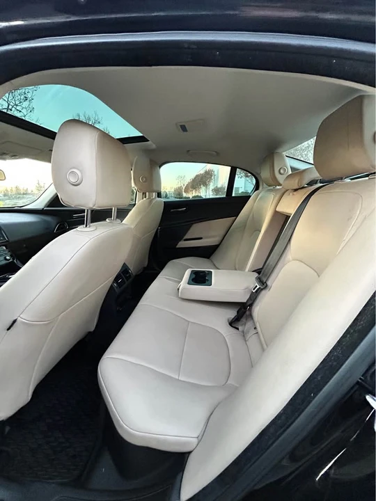 2017 Jaguar XE - Image 15 of 16
