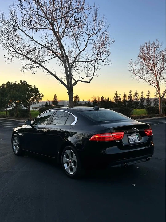 2017 Jaguar XE - Image 7 of 16