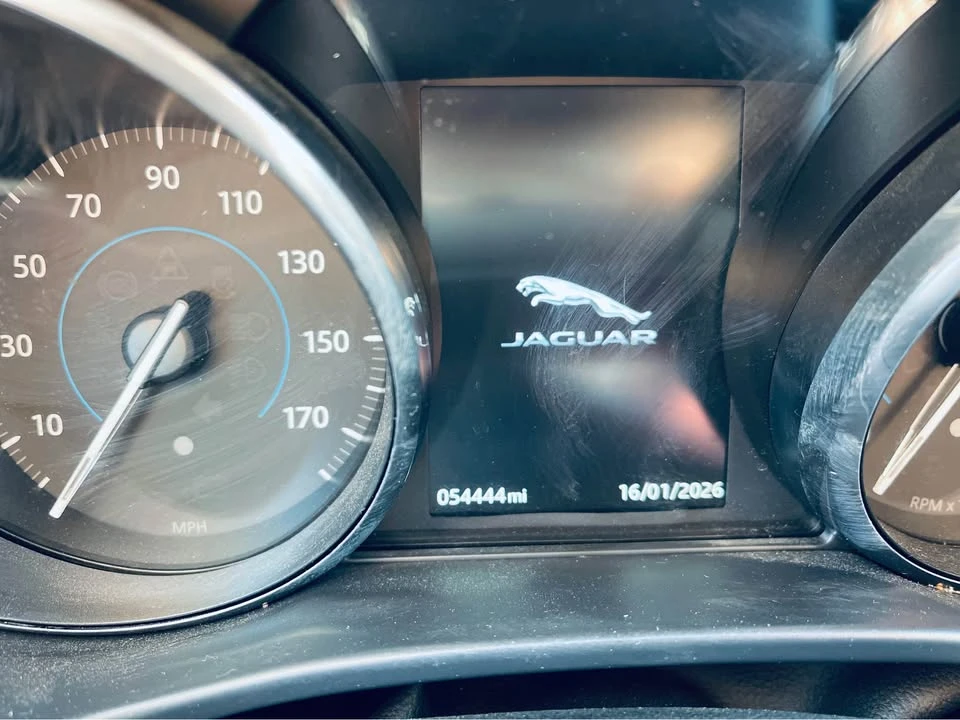 2017 Jaguar XE - Image 16 of 19