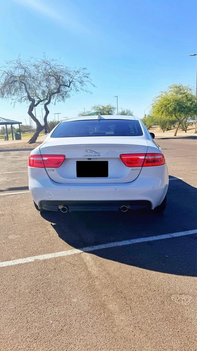 2017 Jaguar XE - Image 9 of 20