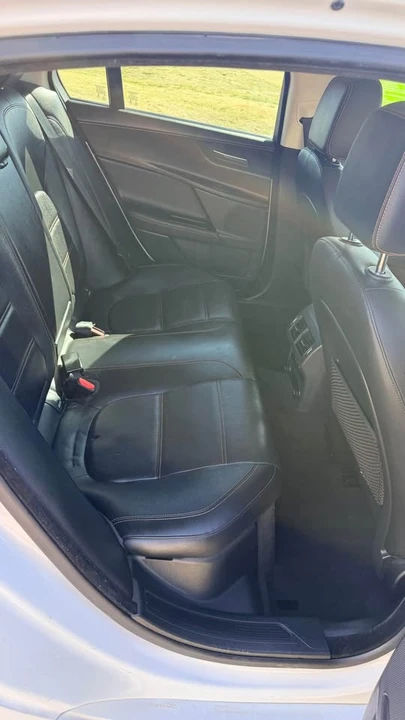 2017 Jaguar XE - Image 14 of 20