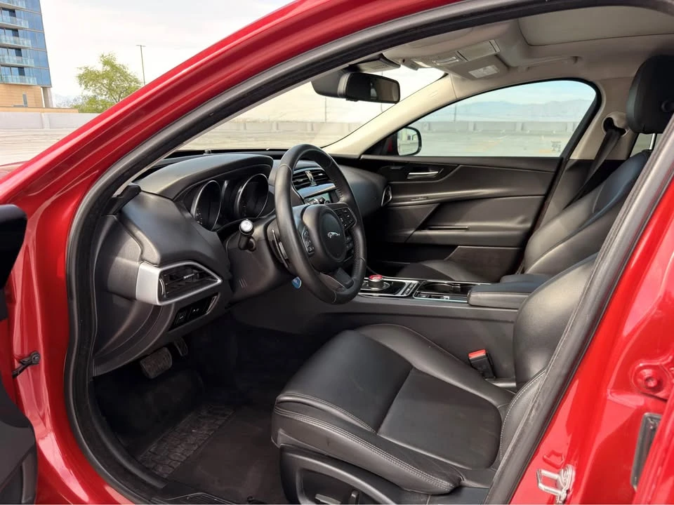 2017 Jaguar XE - Image 18 of 20