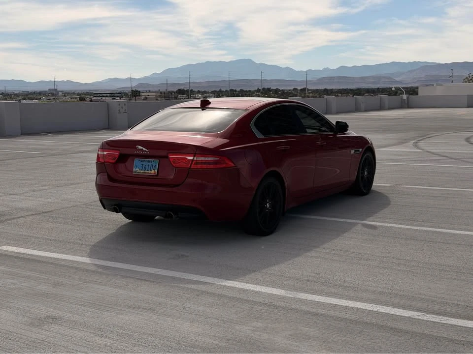 2017 Jaguar XE - Image 5 of 20