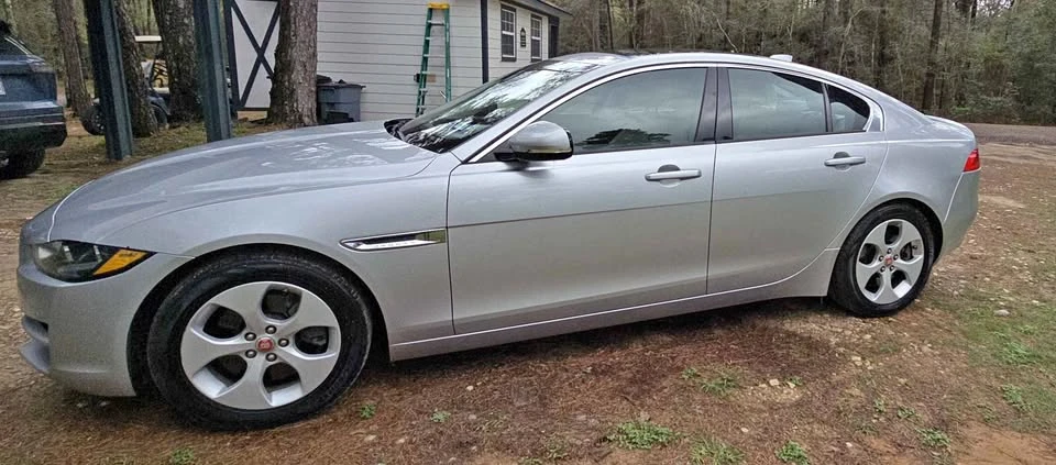 2017 Jaguar XE - Image 2 of 14