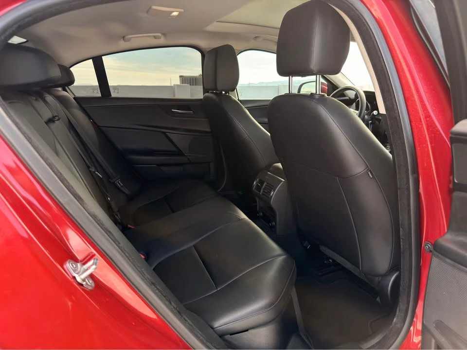 2017 Jaguar XE - Image 14 of 20