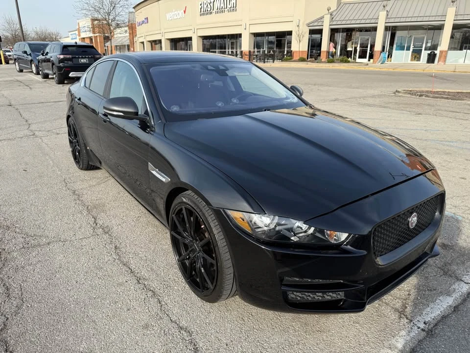 2017 Jaguar XE - Image 2 of 7