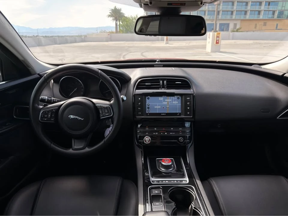 2017 Jaguar XE - Image 11 of 20