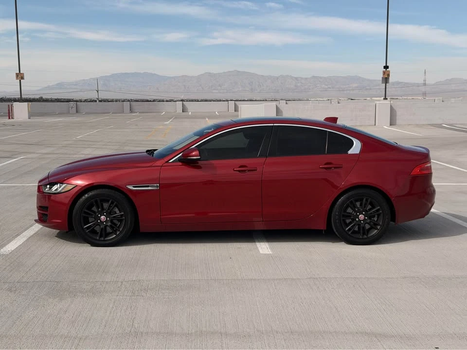 2017 Jaguar XE - Image 8 of 20